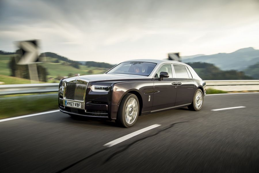 Rolls-Royce Phantom 2018 trên đường chạy 2