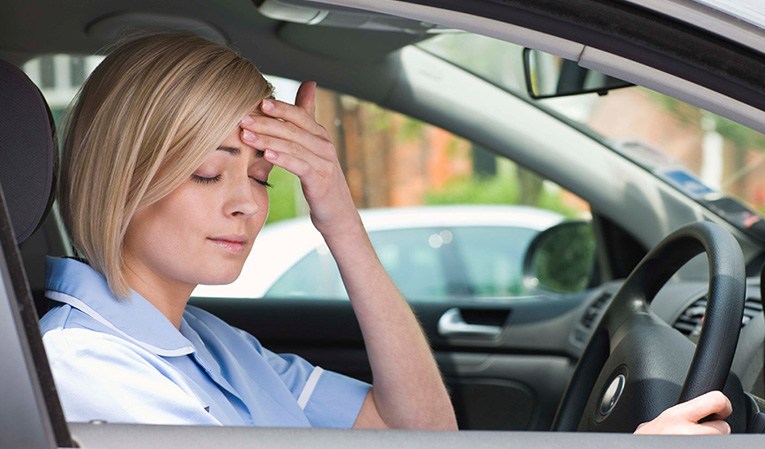 Lái xe khi mệt mỏi hoặc uống rượu Lái xe khi mệt mỏi hoặc uống rượu 4