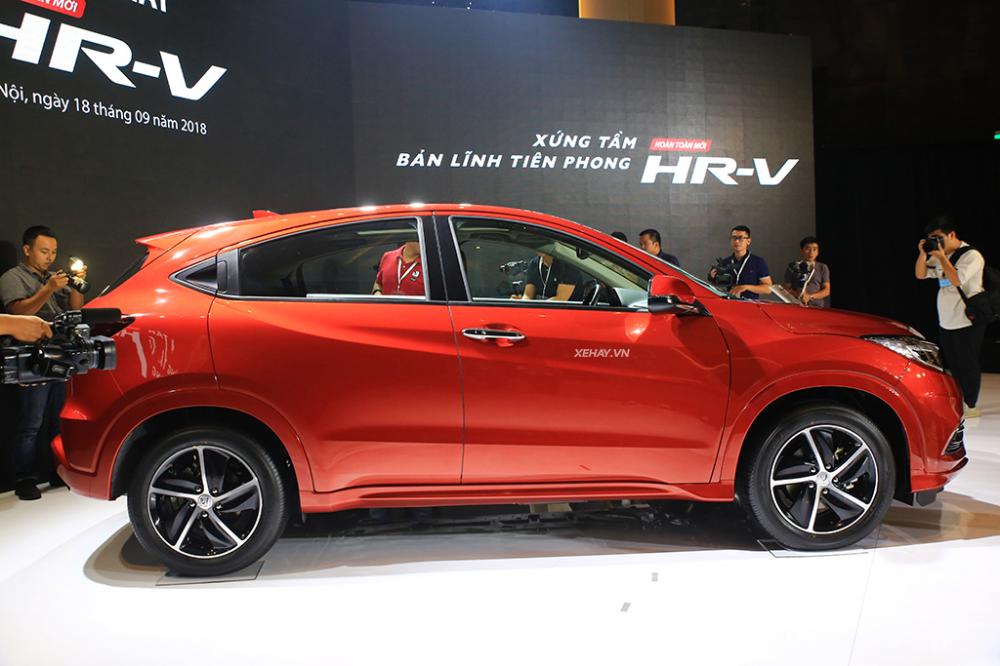 HR-V 2018 thu hút nhờ ngoại hình trẻ trung, hiện đại.