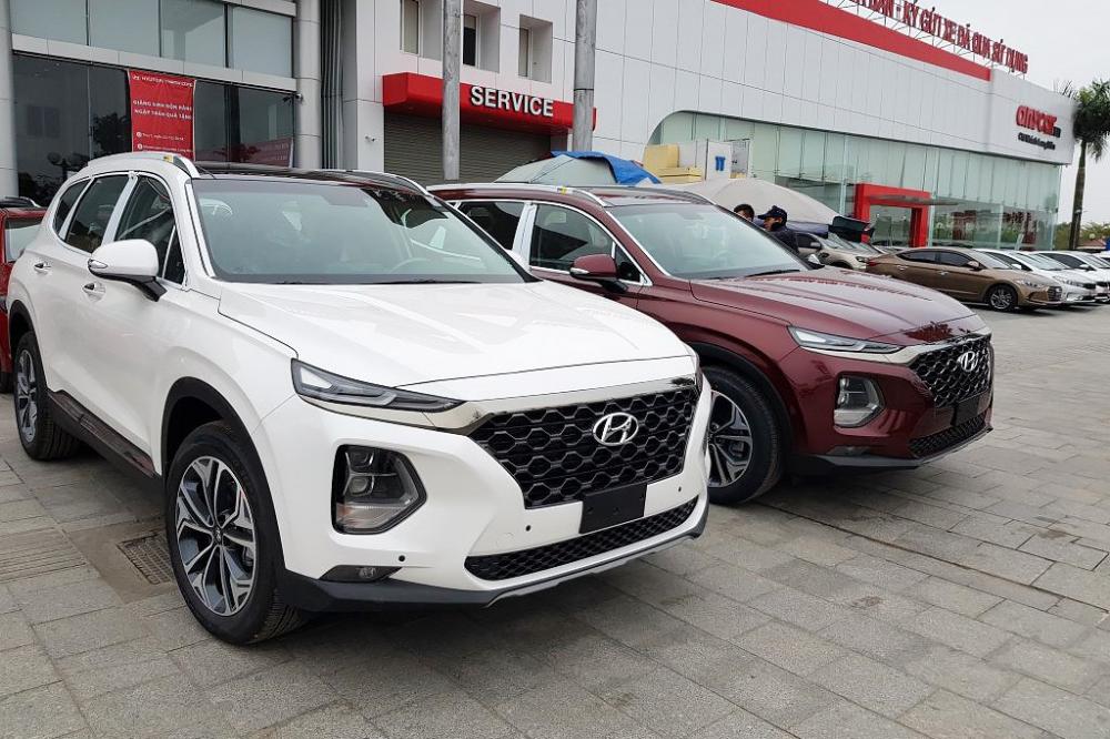 Hyundai Santa Fe 2019 sắp sửa ra mắt, thiếu bản full-option . 