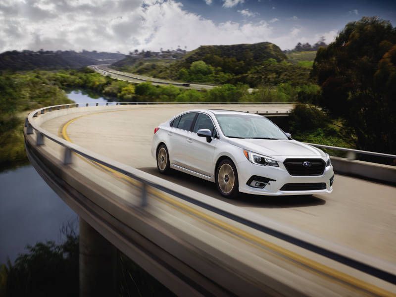 Top 10 mẫu xe sedan có ghế ngồi tốt nhất hiện nay - Subaru Legacy 2019.