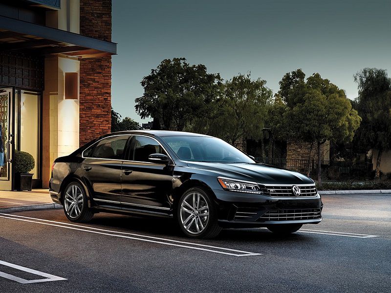 Top 10 mẫu xe sedan có ghế ngồi tốt nhất hiện nay - Volkswagen Passat 2019.