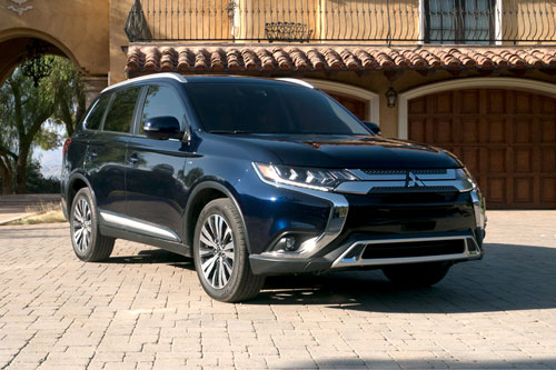 10 xe SUV/Crossover 3 hàng ghế tốt nhất năm 2019: Mitsubishi Outlander 2019.