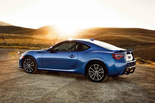 Top 10 xe ô tô giá rẻ đẹp nhất hiện nay: Subaru BRZ 2019.