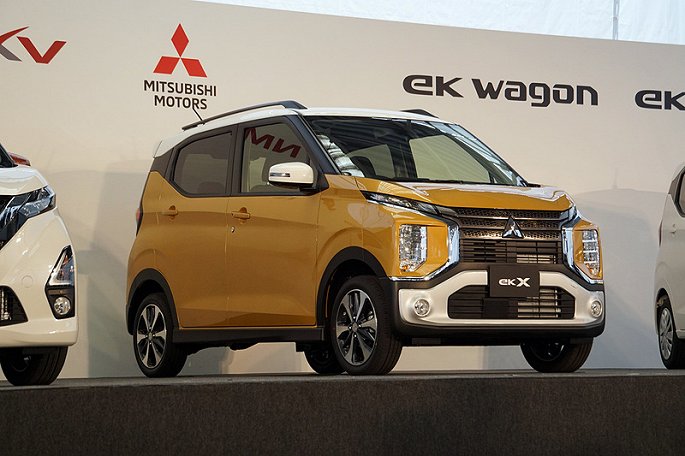 Mitsubishi eK X - Bản sao thu nhỏ của Mitsubishi Xpander ra mắt, giá chỉ từ 230 triệu đồng 1.