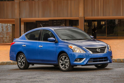 mẫu xe ô tô bị bán lại nhiều nhất sau 1 năm sử dụng - Nissan Versa.