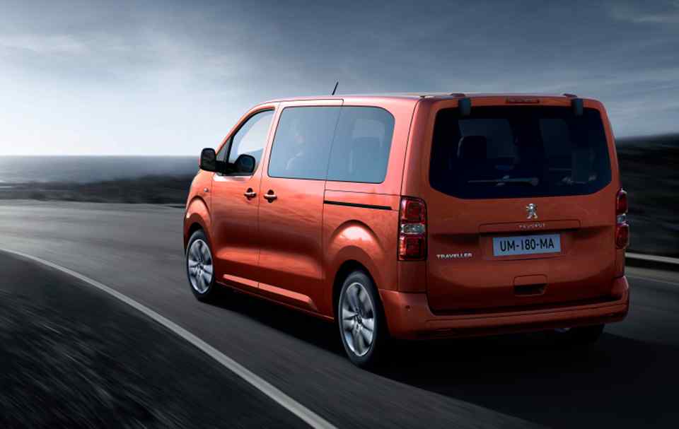 Đuôi xe MPV Peugeot Traveller chuẩn bị về Việt Nam vào tháng 5 tới Đuôi xe MPV Peugeot Traveller chuẩn bị về Việt Nam vào tháng 5 tới.