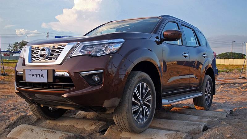 Giá xe Nissan Terra 2019 hiện tại là bao nhiêu?