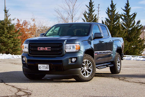 Gọi tên 10 xe bán tải tốt nhất hiện nay: GMC Canyon All Terrain w/Cloth 4x4 Crew Cab Long Box 2019..