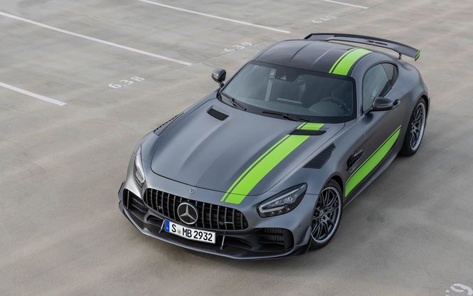 Mercedes-AMG GT R Pro sử dụng động cơ V8 4.0L twin-turbo. Mercedes-AMG GT R Pro sử dụng động cơ V8 4.0L twin-turbo..