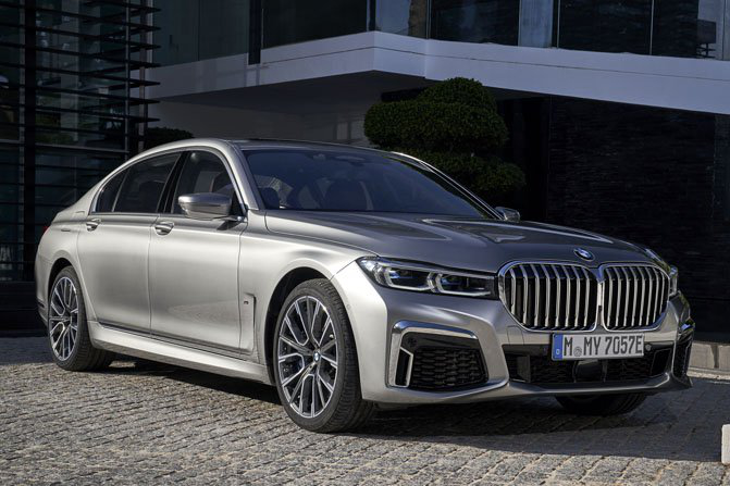 Những mẫu xe Hybird dẫn động 4 bánh tốt nhất hiện nay: BMW 745e xDrive iPerformance.