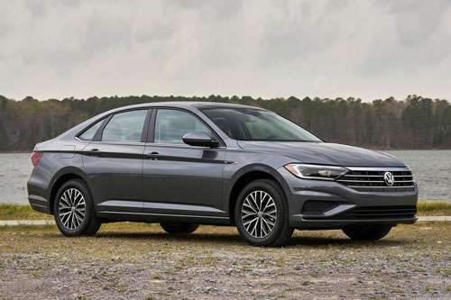 Top xe ăn khách nhất các phân khúc trong tháng 4/2019: Volkswagen Jetta.