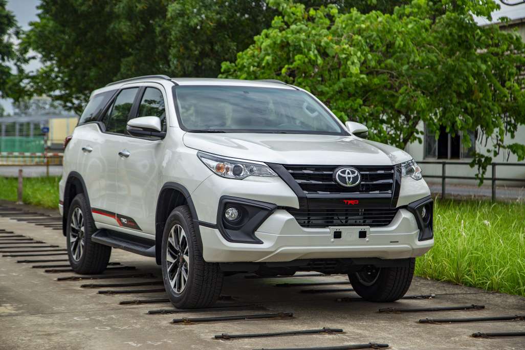 Toyota Fortuner 2019 lắp ráp chính thức ra mắt, giá từ 1,033 tỷ đồng Toyota Fortuner 2019 lắp ráp chính thức ra mắt, giá từ 1,033 tỷ đồng.