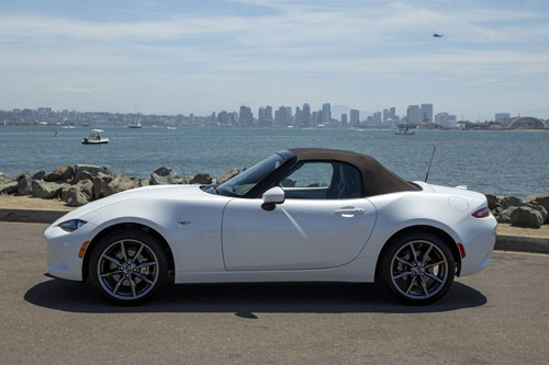 10 ô tô cỡ nhỏ đạt độ tin cậy cao nhất hiện nay: Mazda MX-5 Miata 2019..