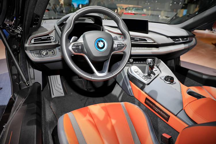 BMW i8 ra mắt phiên bản cuối cùng, chuẩn bị tinh thần khai tử 4a