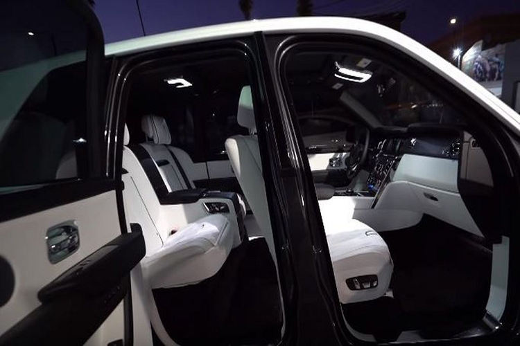 “Hô biến” Rolls-Royce Cullinan xám màu thành “bạch mã hoàng tử” 6a