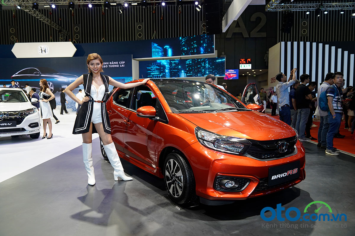 Ngắm "người đẹp và xe" tại triển lãm Vietnam Motor Show 2019 12a