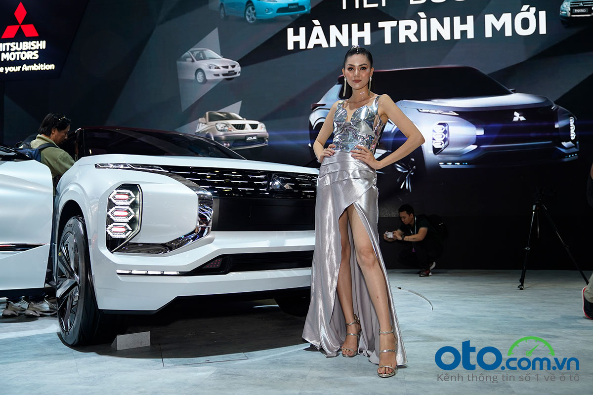 Ngắm "người đẹp và xe" tại triển lãm Vietnam Motor Show 2019 33a