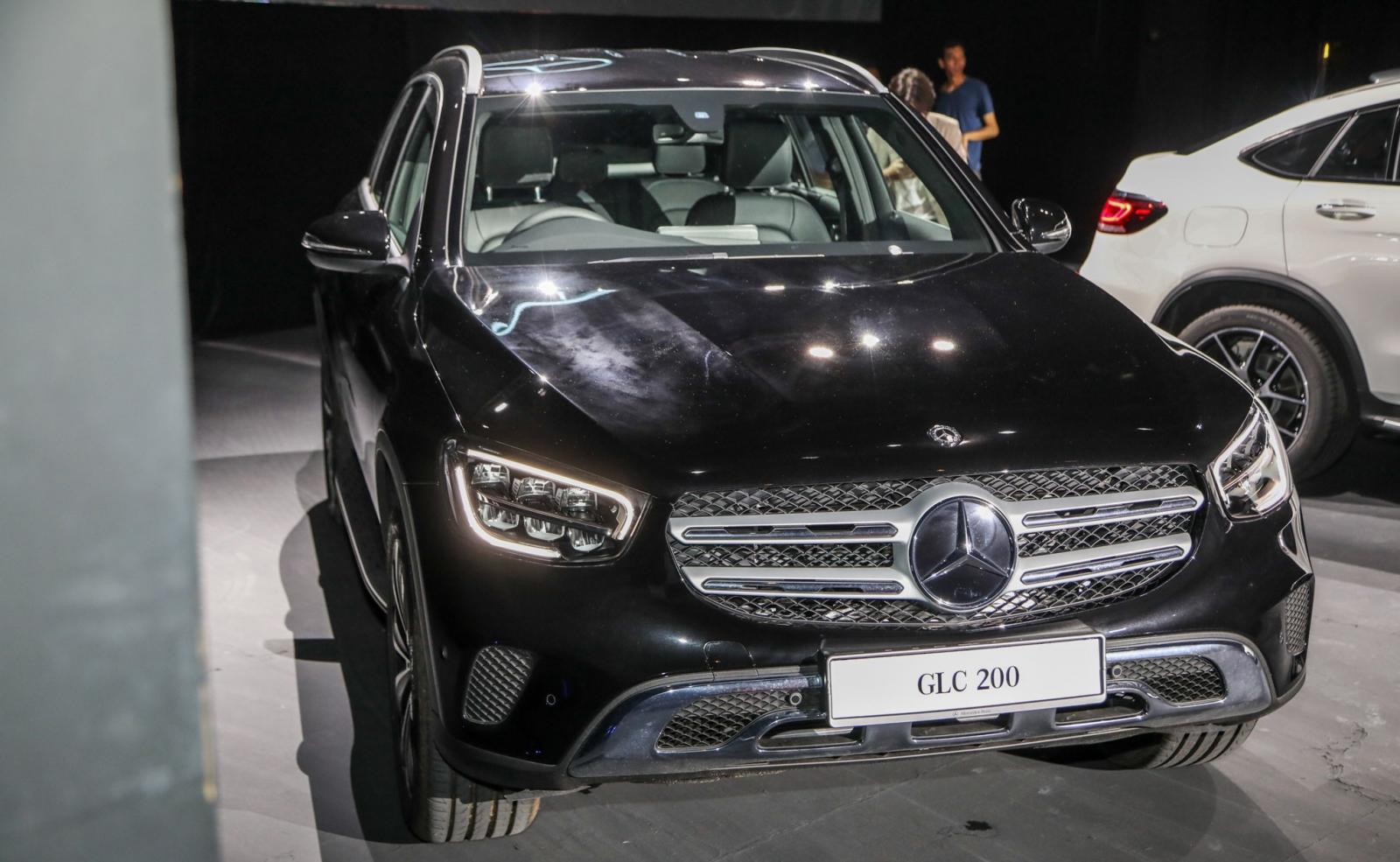 Mercedes-Benz GLC 2020 nâng cấp mới sắp về Việt Nam a1