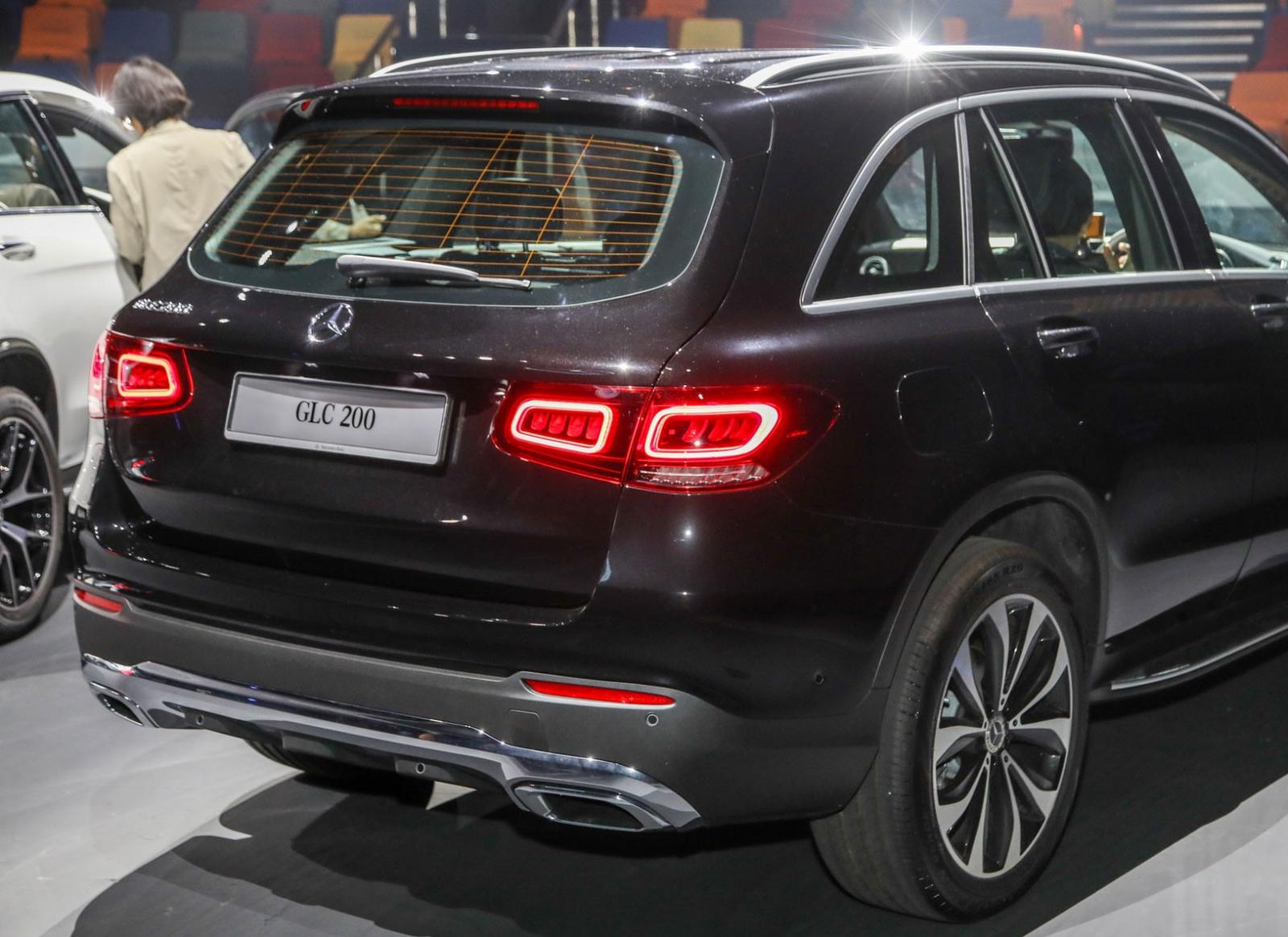 Đuôi xe Mercedes-Benz GLC 2020 mới...