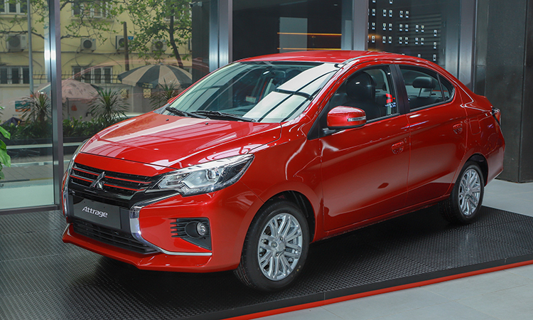Mitsubishi Attrage 2020 bản CVT nổi bật với gam màu đỏ tươi