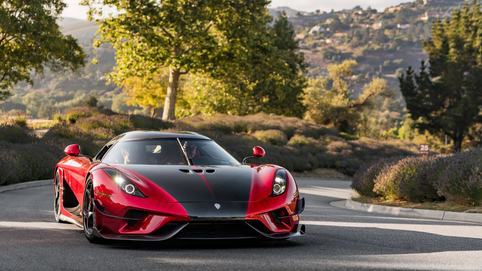  Regera được đánh giá là kiệt tác của CEO Christian Koenigsegg