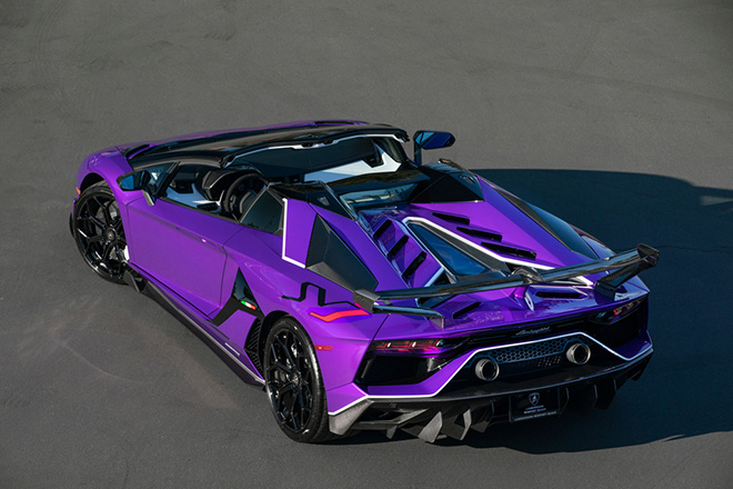 chiếc Lamborghini Aventador SVJ Roadster bản tiêu chuẩn