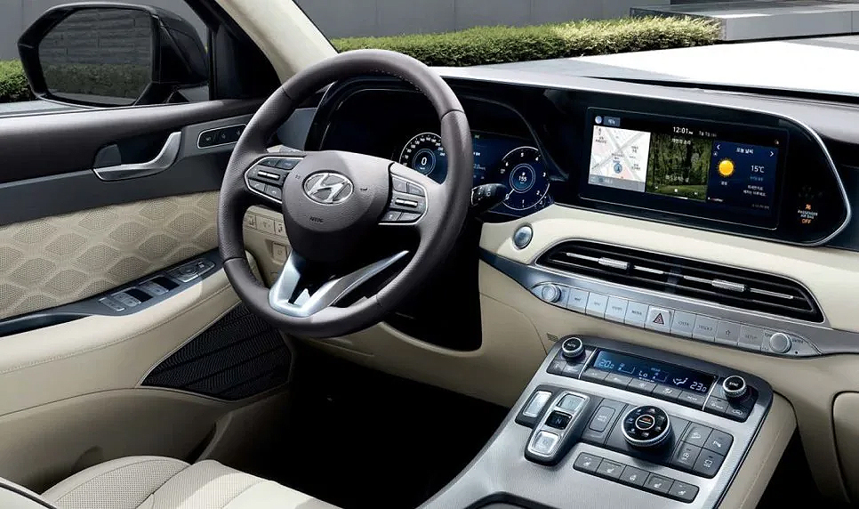 Khoang lái của Hyundai Palisade Calligraphy được trang bị thêm nhiều tính năng hiện đại. Khoang lái của Hyundai Palisade Calligraphy