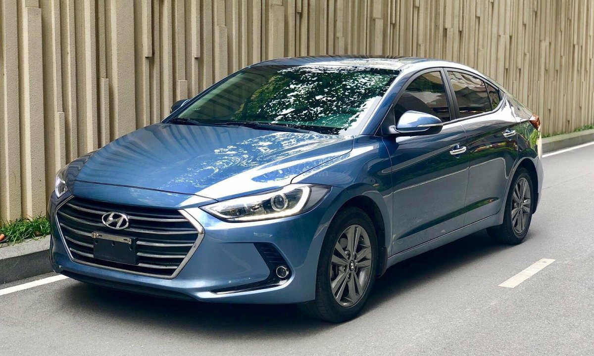 Đánh giá Hyundai Elantra 2016