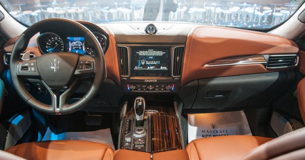 Đánh giá nội thất Maseraati Levante 2017 Đánh giá nội thất Maseraati Levante 2017