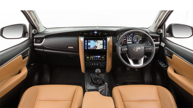 Đánh giá nội thất Toyota Fortuner 2016 Đánh giá nội thất Toyota Fortuner 2016