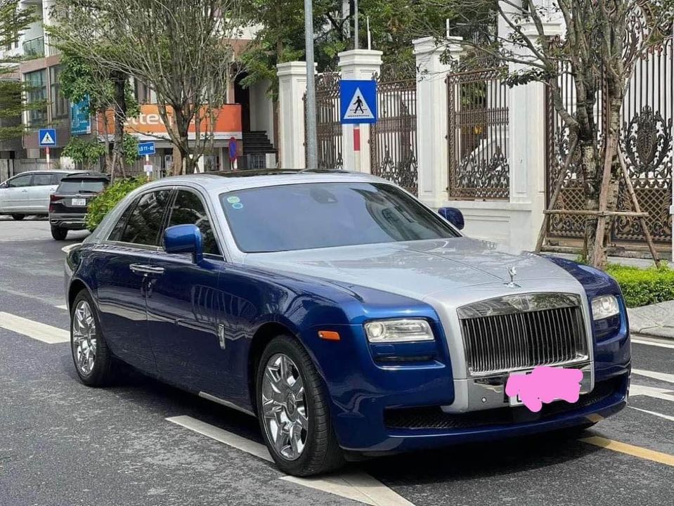 Khám phá Miami cùng siêu phẩm RollsRoyce Wraith Black Badge