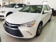 Toyota Camry XLE 2016 - Bán Toyota Camry XLE màu trắng, giao ngay, xe nhập Mỹ
