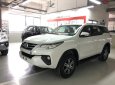 Toyota Fortuner G 4x2MT 2017 - Bán xe Fortuner 2.4G máy dầu màu trắng - Fortuner V 2017 nhập khẩu nguyên chiếc Indonesia. Giao xe ngay