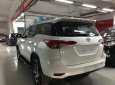 Toyota Fortuner G 4x2MT 2017 - Bán xe Fortuner 2.4G máy dầu màu trắng - Fortuner V 2017 nhập khẩu nguyên chiếc Indonesia. Giao xe ngay