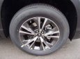 Toyota Highlander LE 2.7L 2017 - Bán xe Toyota Highlander LE 2.7L 2017, màu đỏ nội thất kem giao ngay