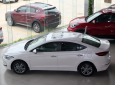 Hyundai Elantra 1.6MT 2018 - Bán xe Hyundai Elantra 2018 màu trắng, số sàn, mới 100%, giá chỉ 549tr - 0919293562