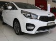 Kia Rondo 2.0 GAT  2017 - Cần bán Kia Rondo GAT, màu trắng- Hỗ trợ đăng kí Grab, Uber, hỗ trợ vay 80% kể cả hồ sơ khó- LH: 0901.078.222-Quang