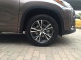 Toyota Highlander LE 2018 - Bán xe Toyota Highlander Le sản xuất 2018, màu nâu, xe nhập