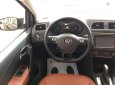 Volkswagen Solo 2015 - Cần bán Volkswagen Solo đời 2015, nhập khẩu nguyên chiếc