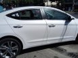 Hyundai Elantra 2017 - Hyundai Nha Trang cần bán Hyundai Elantra đời 2017, màu trắng, xe nhập