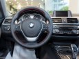 BMW 3 Series 330i 2017 - Bán xe BMW 3 Series 330i 2017, màu trắng, nhập khẩu, ưu đãi ngay 50% trước bạ, trả trước từ 540 triệu