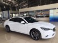 Mazda 6 2.0L Premium 2017 - Cần bán Mazda 6 2.0L Premium năm 2017, màu trắng, giá chỉ 999 triệu