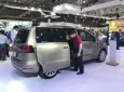 Volkswagen Sharan   AT 2017 - Bán xe Volkswagen Sharan AT đời 2017, màu vàng