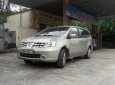 Nissan Livina 2011 - Bán ô tô Nissan Livina sản xuất 2011, màu vàng