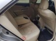 Toyota Camry 2.0 2015 - Bán Toyota Camry 2.0 năm 2015, màu vàng đẹp như mới, 930 triệu