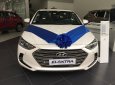 Hyundai Elantra 2018 - Bán xe Hyundai Elantra đời 2018, màu trắng