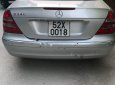 Mercedes-Benz E240 2004 - Xe Mercedes E240 đời 2004, màu bạc số tự động, giá chỉ 320 triệu