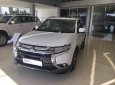 Mitsubishi Outlander 2.4 CVT 2017 - Bán xe Mitsubishi Outlander 2.4 CVT đời 2017, màu trắng, xe nhập