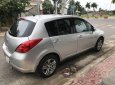 Nissan Tiida 1.6 2009 - Cần bán Nissan Tiida 1.6 đời 2009, màu bạc, 370 triệu